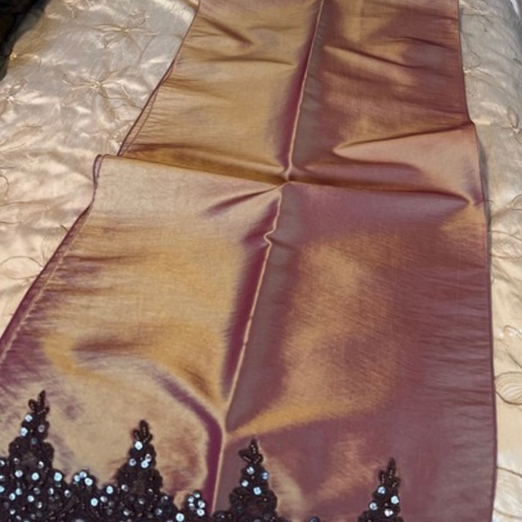Gorgeous Jovani dress. Excellent condition. Comes with a matching scarf. - Picture 14 of 16
